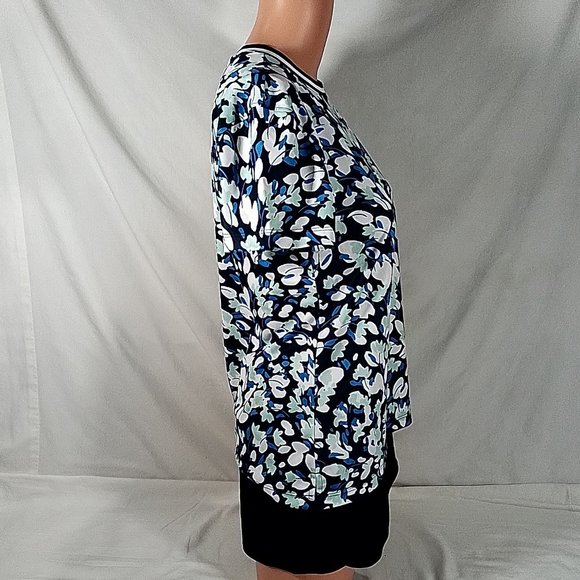 Women's Lady Hagen Off To The Races SS Crew Ditsy Buds Navy-Sz S-New with Tags - Picture 2 of 4